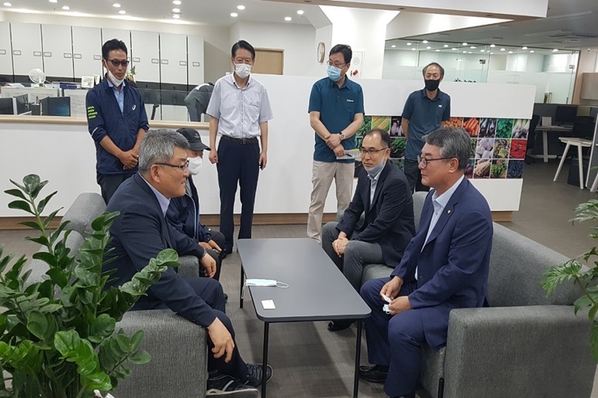 1.김학동 예천군수, 농산물 판매 홍보 발 벗고 나서